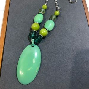 Vintage 70’s green necklace